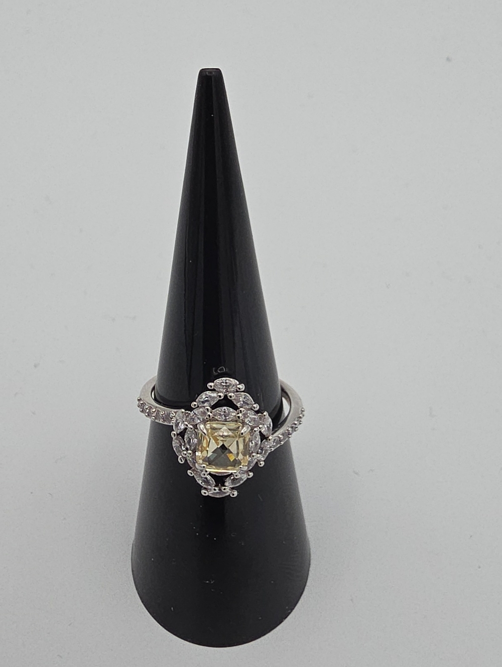 BP Lemon Centerstone Halo Ring with Pavé Band